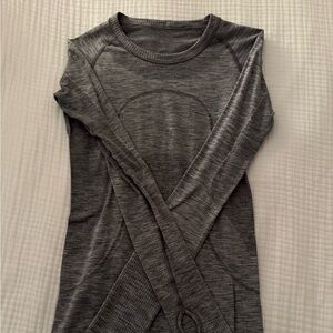 Lululemon heathered grey swiftly tech long sleeve size 4